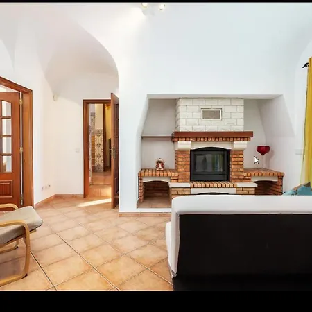 Blife Moustachya Private * Faro