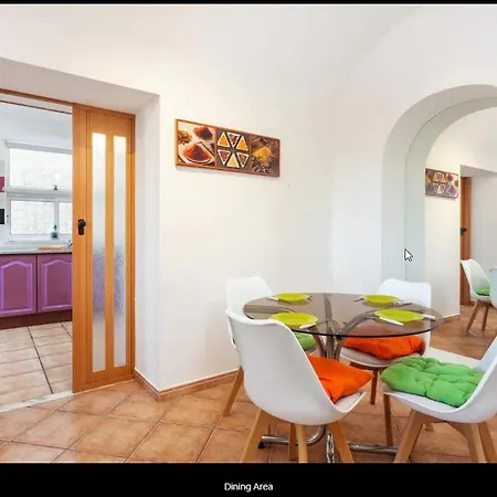 Blife Moustachya Private Privatunterkunft *