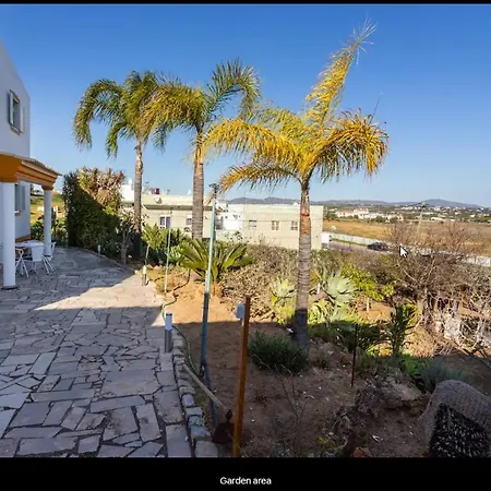 Privatunterkunft Blife Moustachya Private