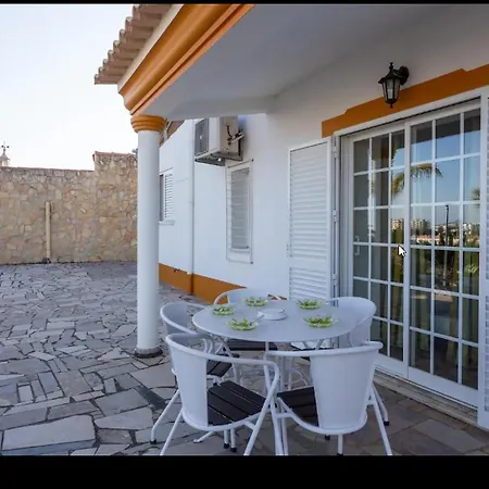 Blife Moustachya Private * Distrikt Faro